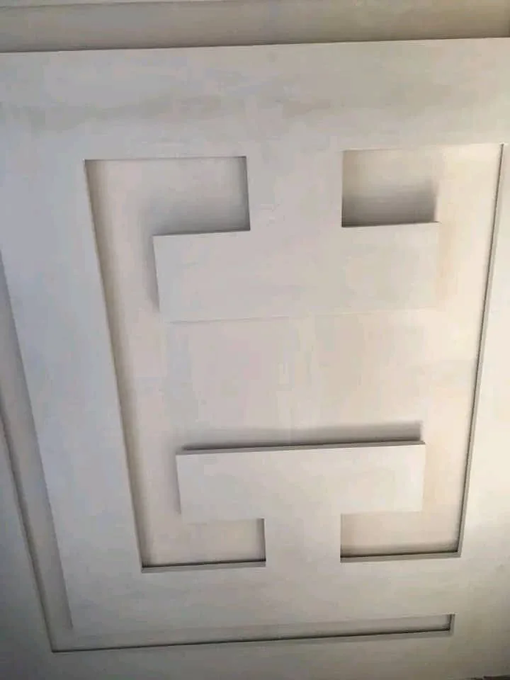 Sculpted interlocking ceiling