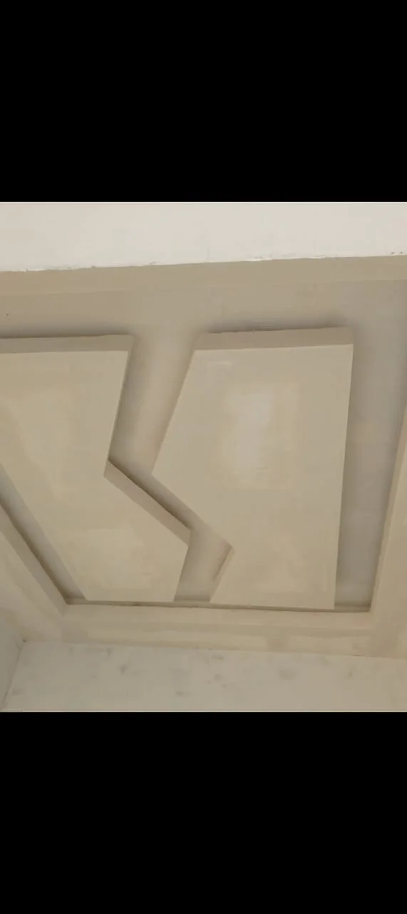 Inset hexagonal POP detail
