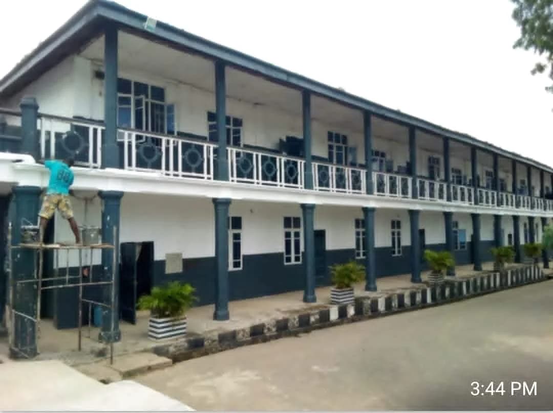 Monochrome balcony complex
