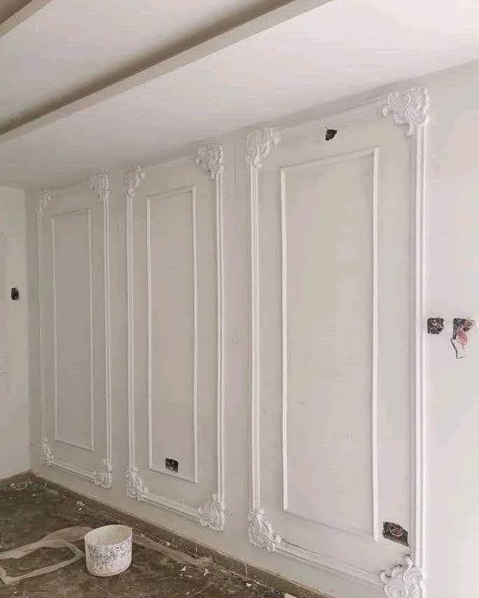 Classic raised wall moulding