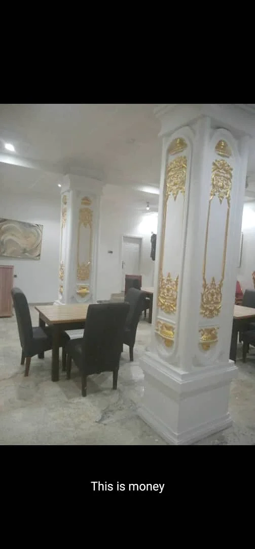 White and gold dining-wall finish